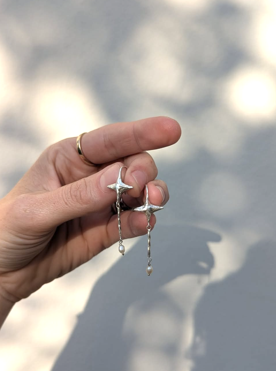 Jester star earrings