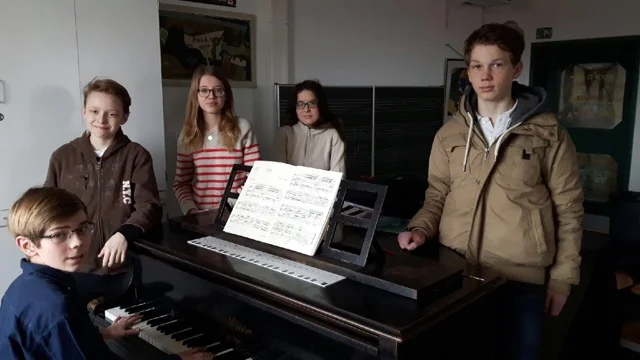 Junge Pianisten Stellen Sich vor