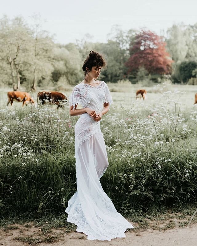 Who knew social distancing could look so good??? So great to work with this little dream team again... I sent @lita.flores.garcia some of my vintage lace dresses and @salsabilmorrisonphotography captured these gorgeous images at a social distance in 