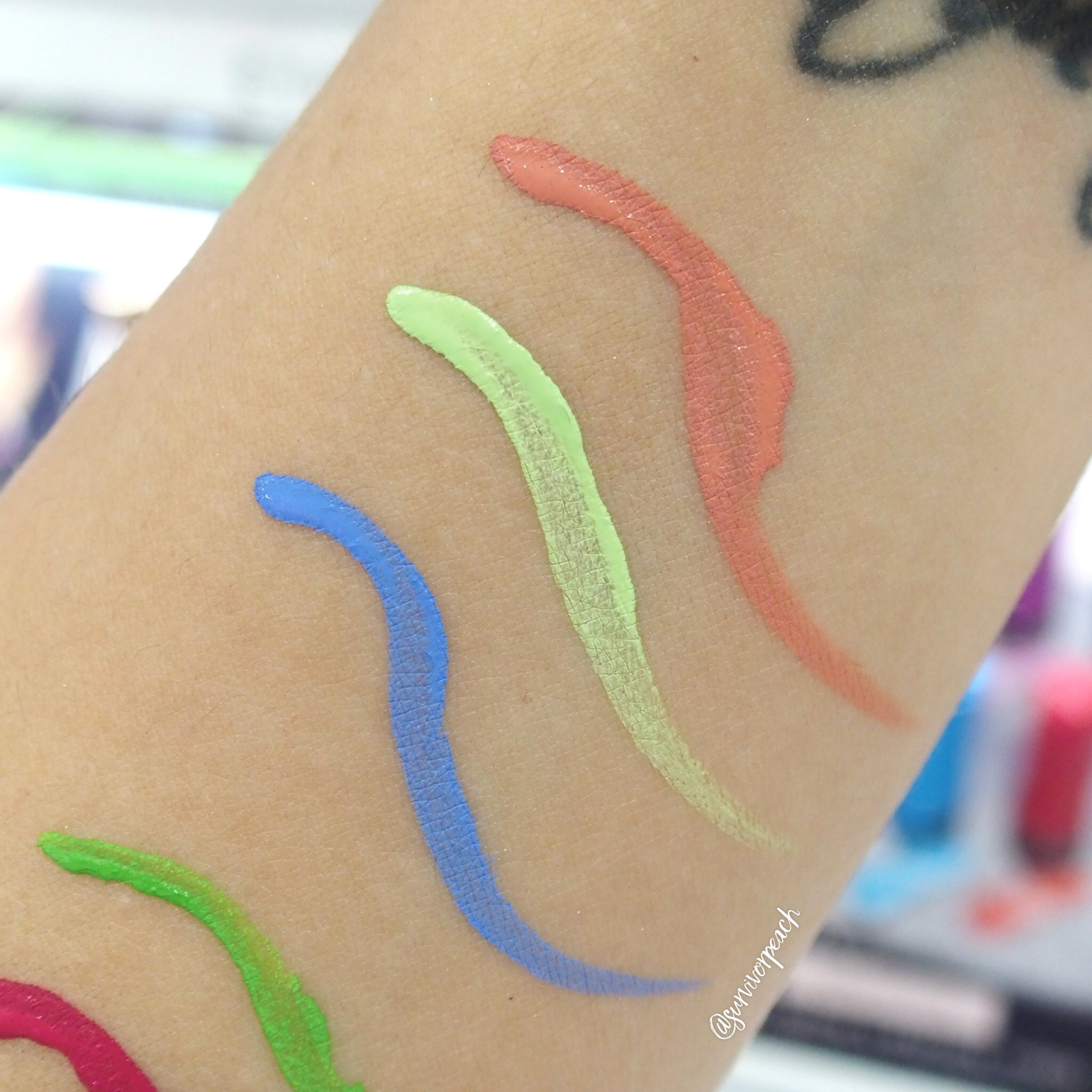 vivid liquid eyeliner