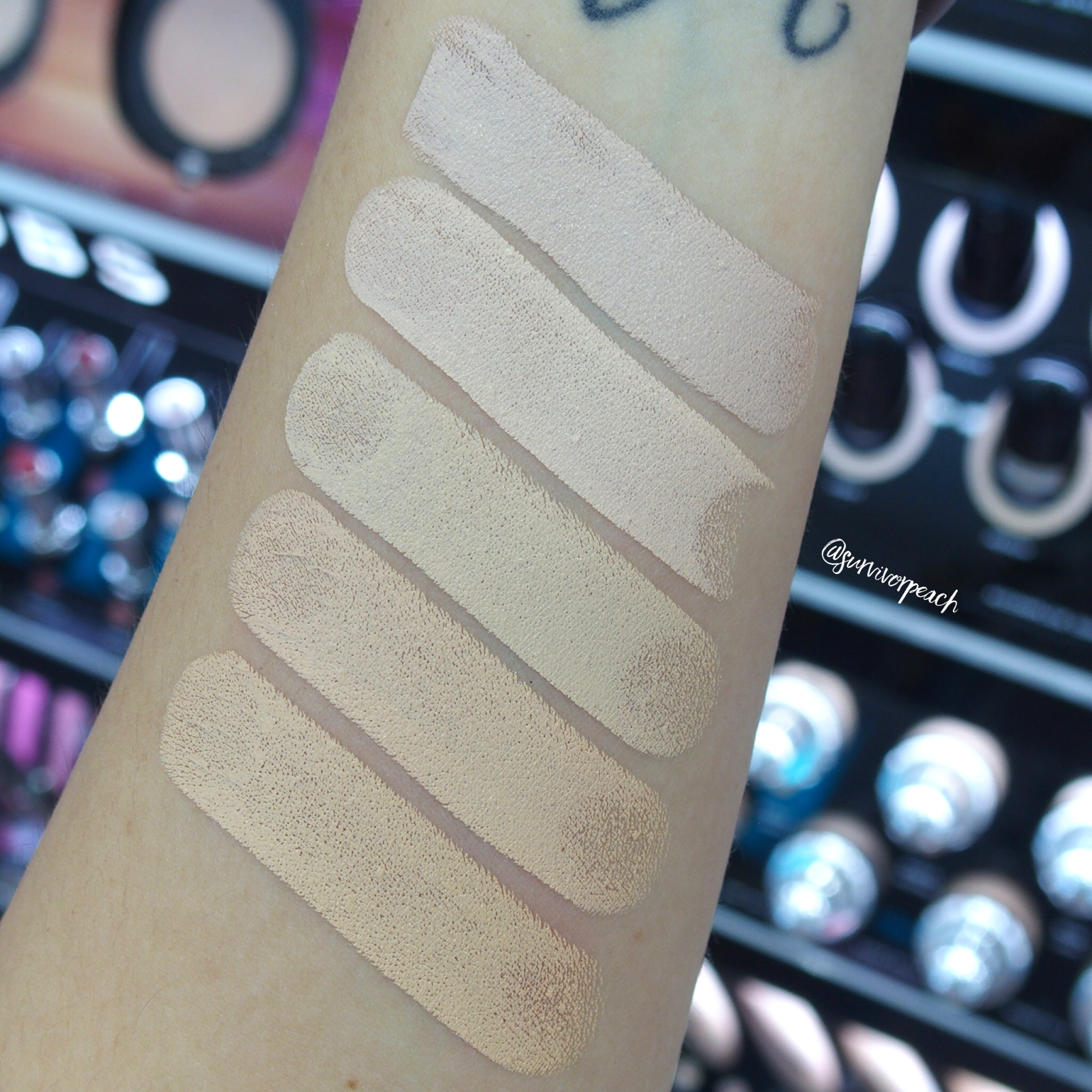 Marc Jacobs Accomplice Concealer & Touch Up Stick swatches - Light