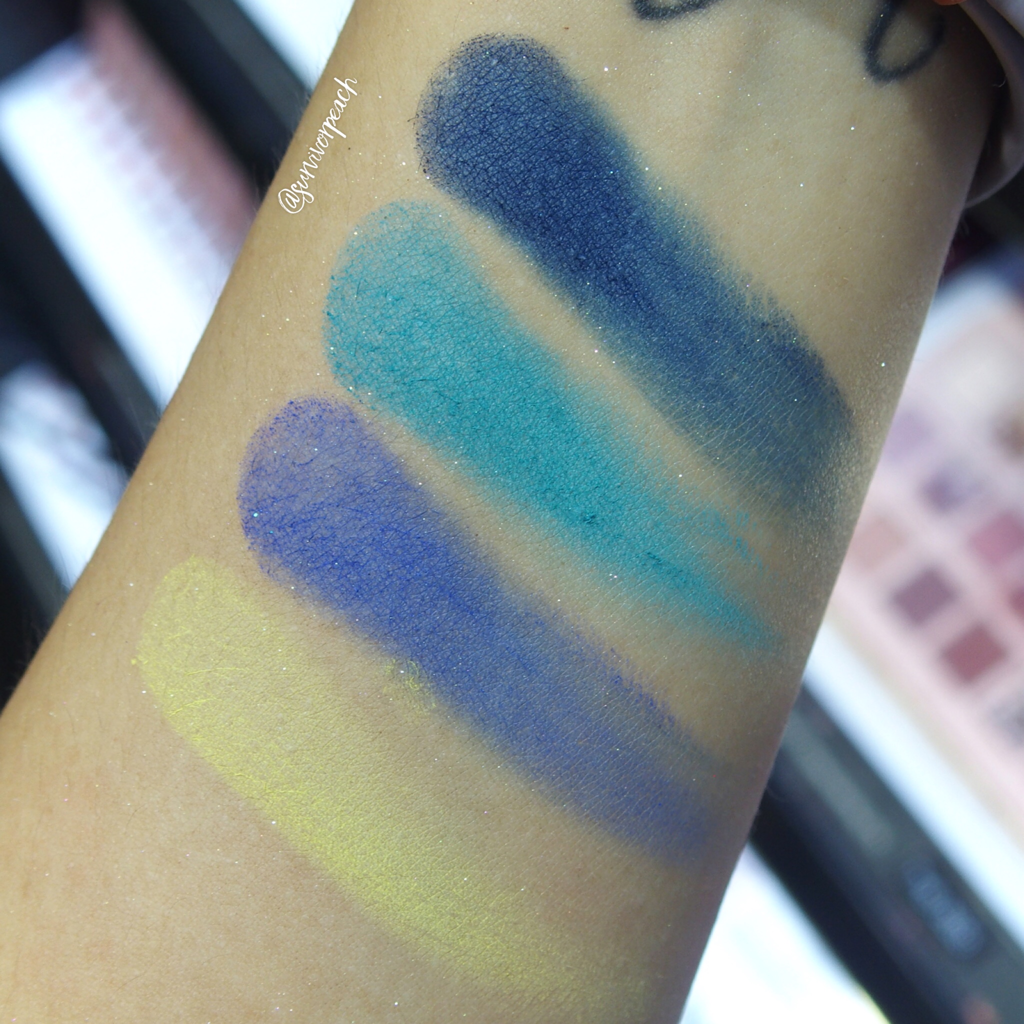 Huda Beauty Obsessions Palette - Sapphire Obsessions swatches