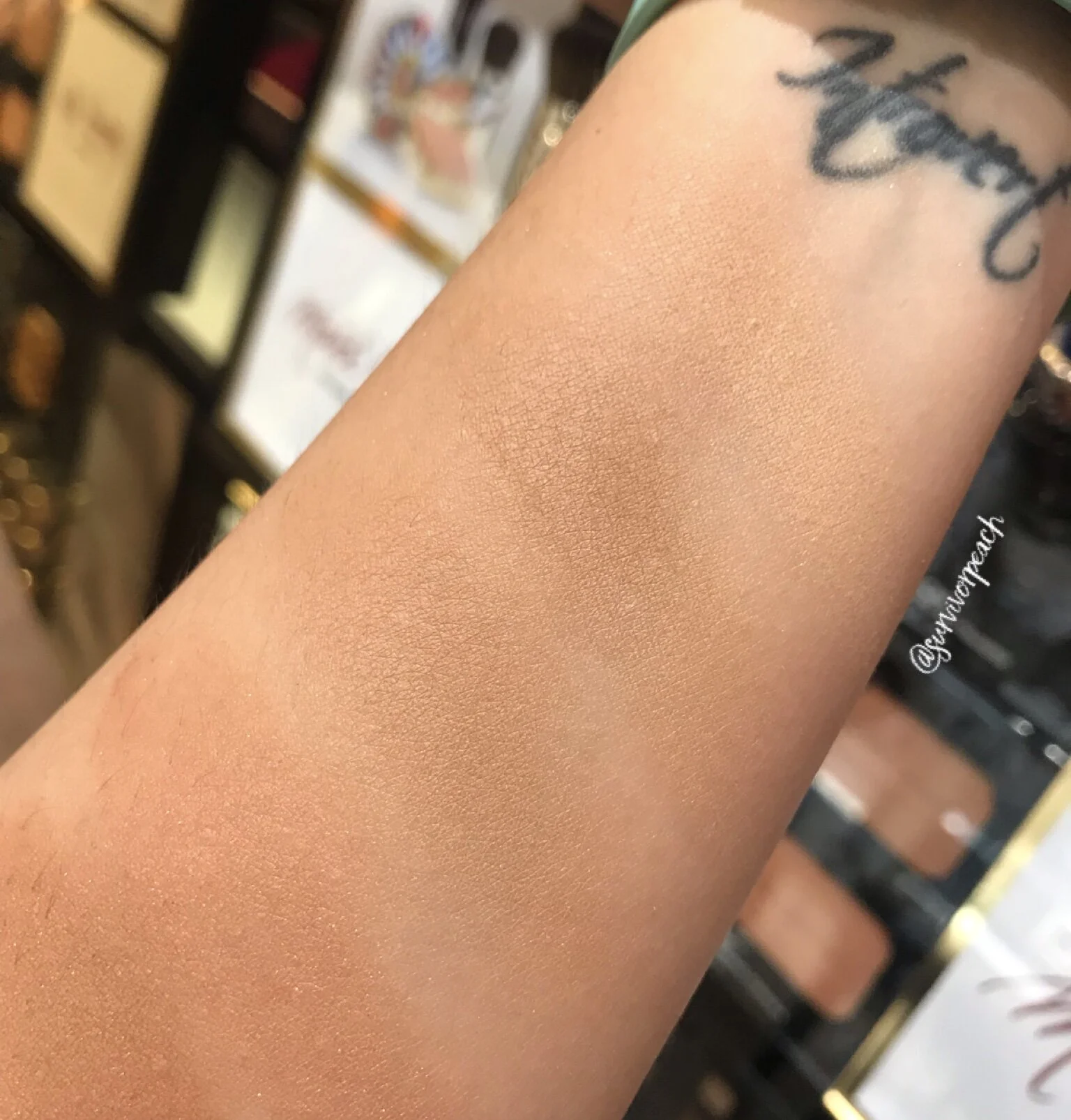 Dolce Gabbana Beauty Bronzing Powder Solar Glow swatches - 10 Sunshine, 20 Sand, 30 Sunrise, 40 Dessert