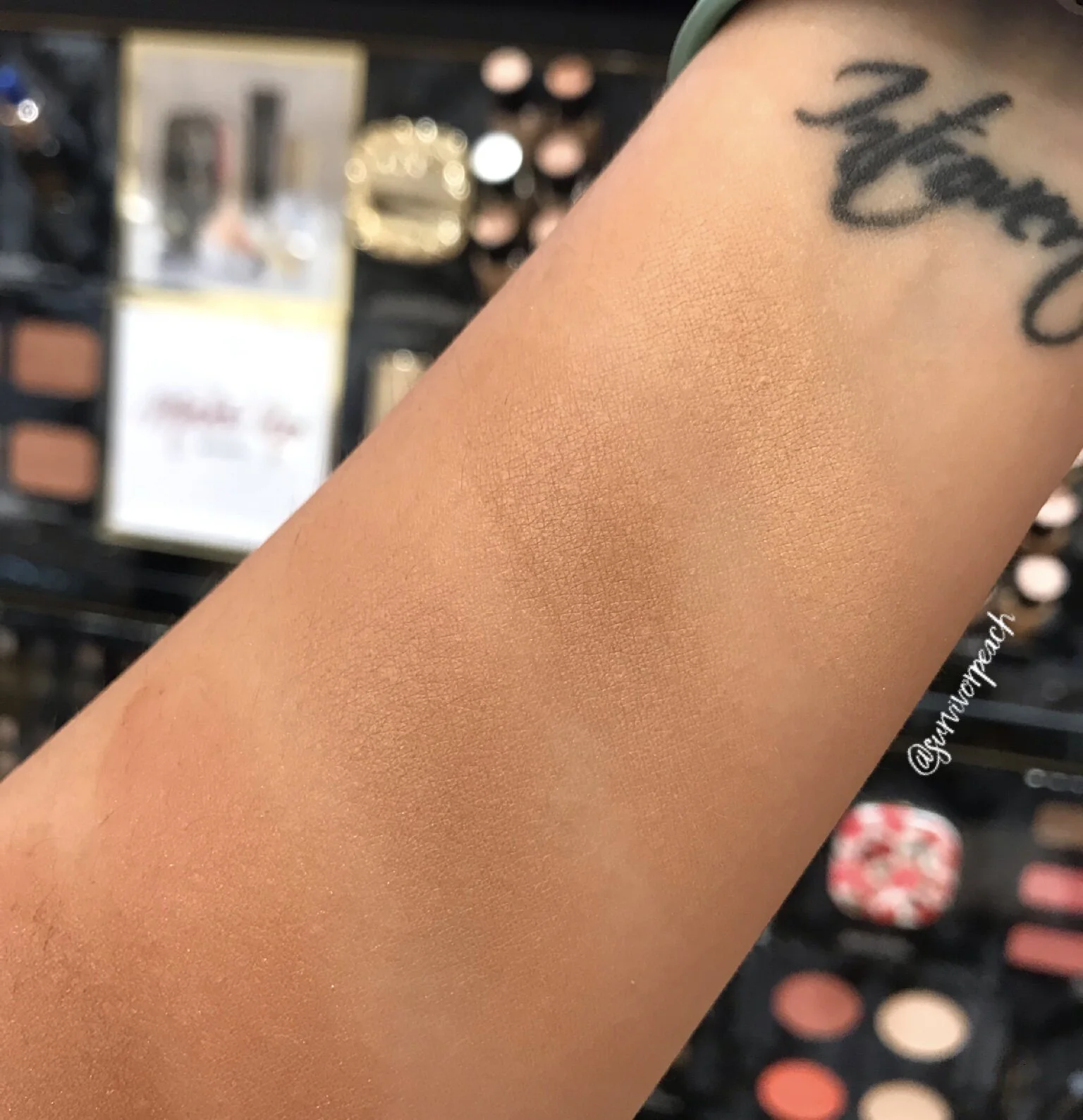 Dolce Gabbana Beauty Bronzing Powder Solar Glow swatches - 10 Sunshine, 20 Sand, 30 Sunrise, 40 Dessert