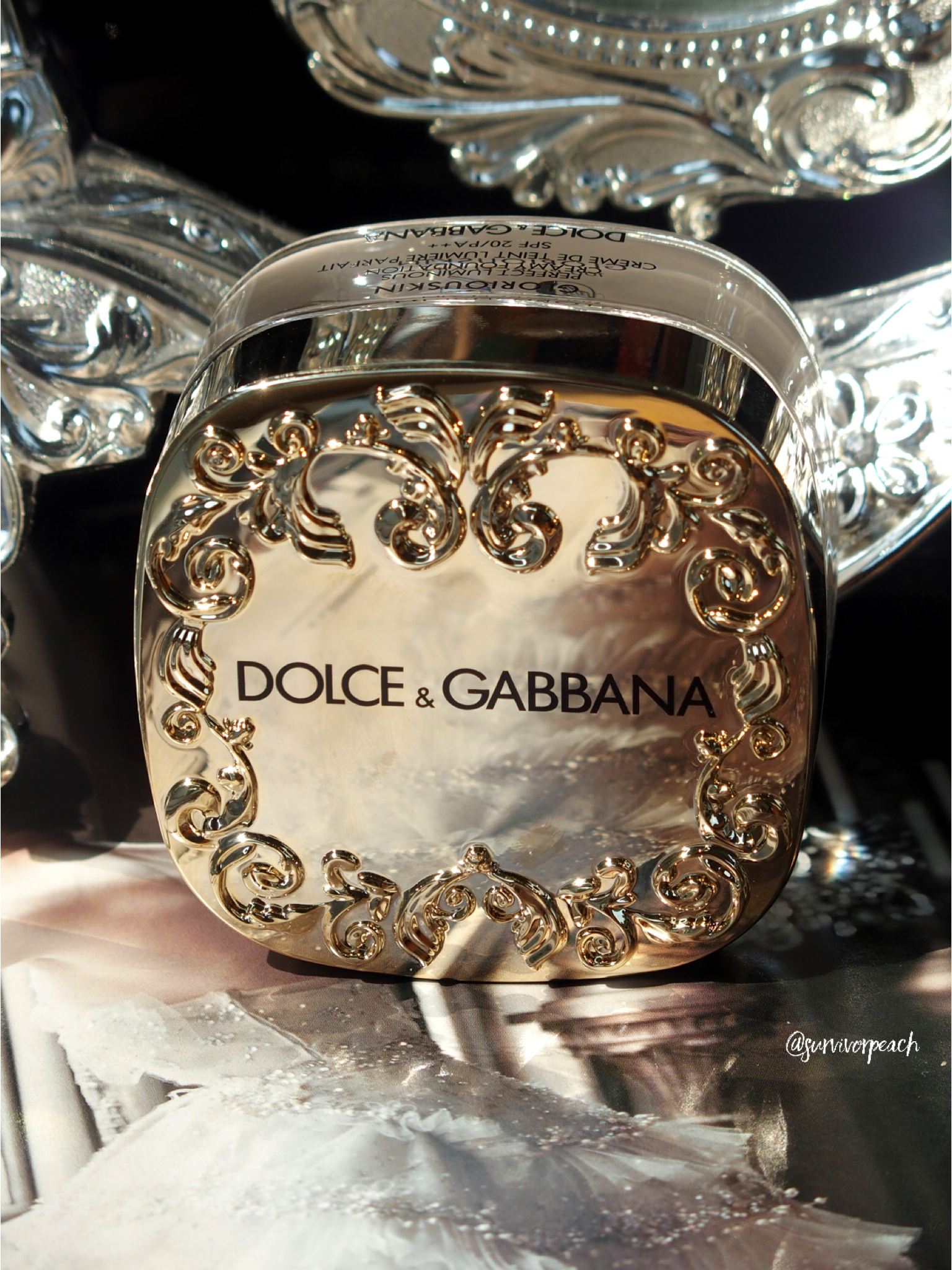 Крема dolce gabbana. Дольче Габбана gloriouskin. Dolce Gabbana gloriouskin. Тональный крем Дольче Габбана. Dolce Gabbana gloriouskin 330 Almond.