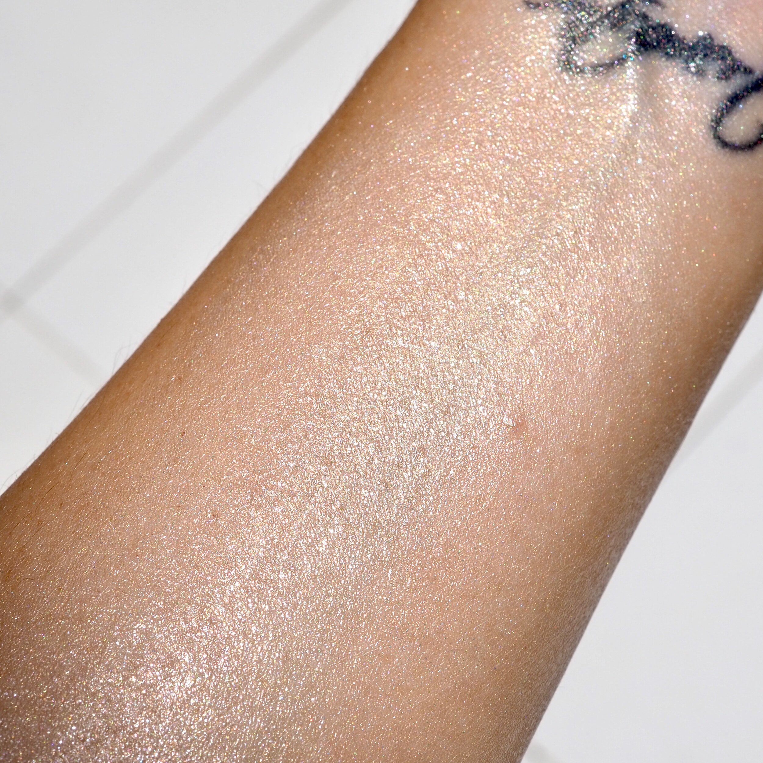 Sol body glow oil & shimmering dry oil Review and Swatches — Survivorpeach