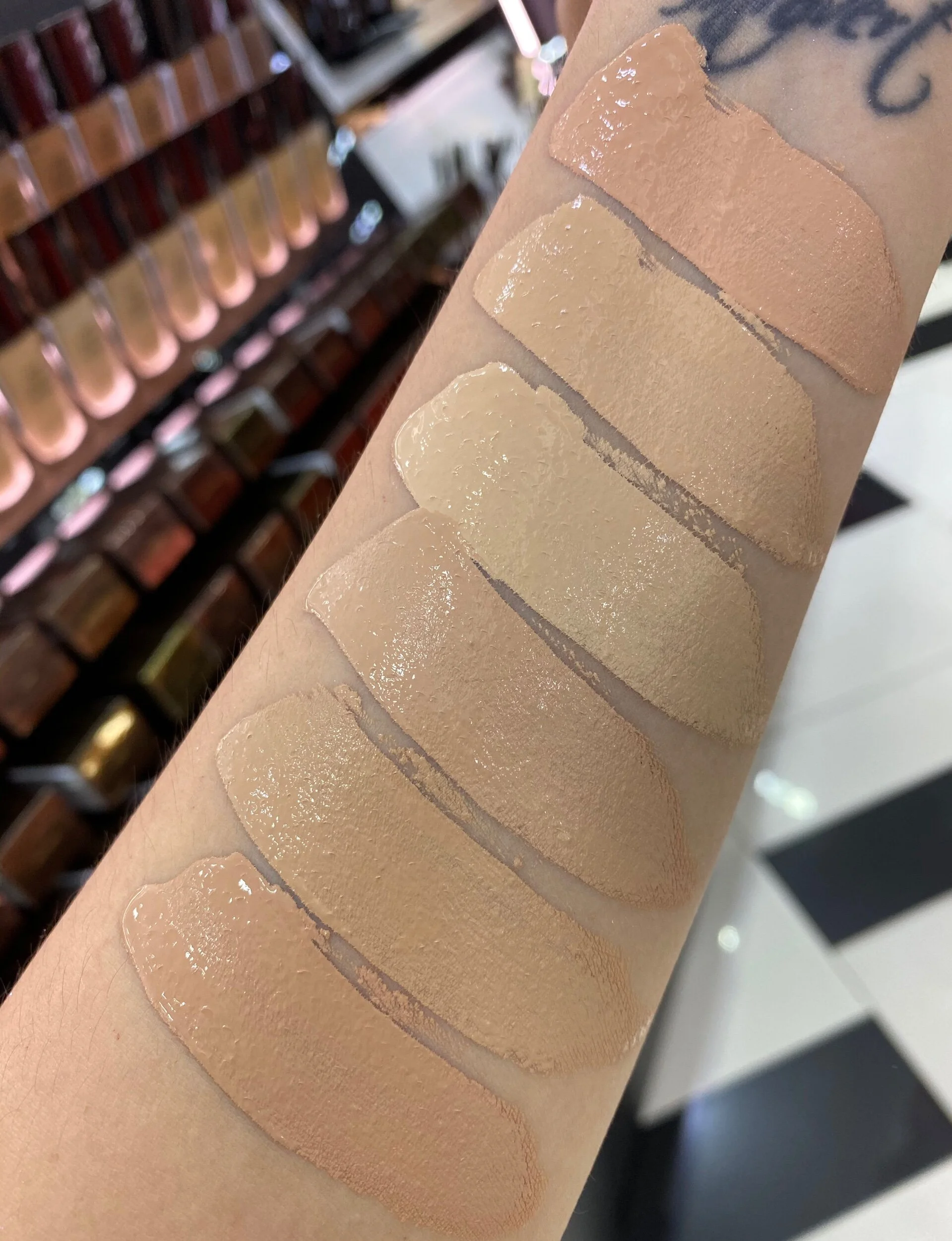 Hourglass VANISH™ AIRBRUSH CONCEALER Swatches — Survivorpeach