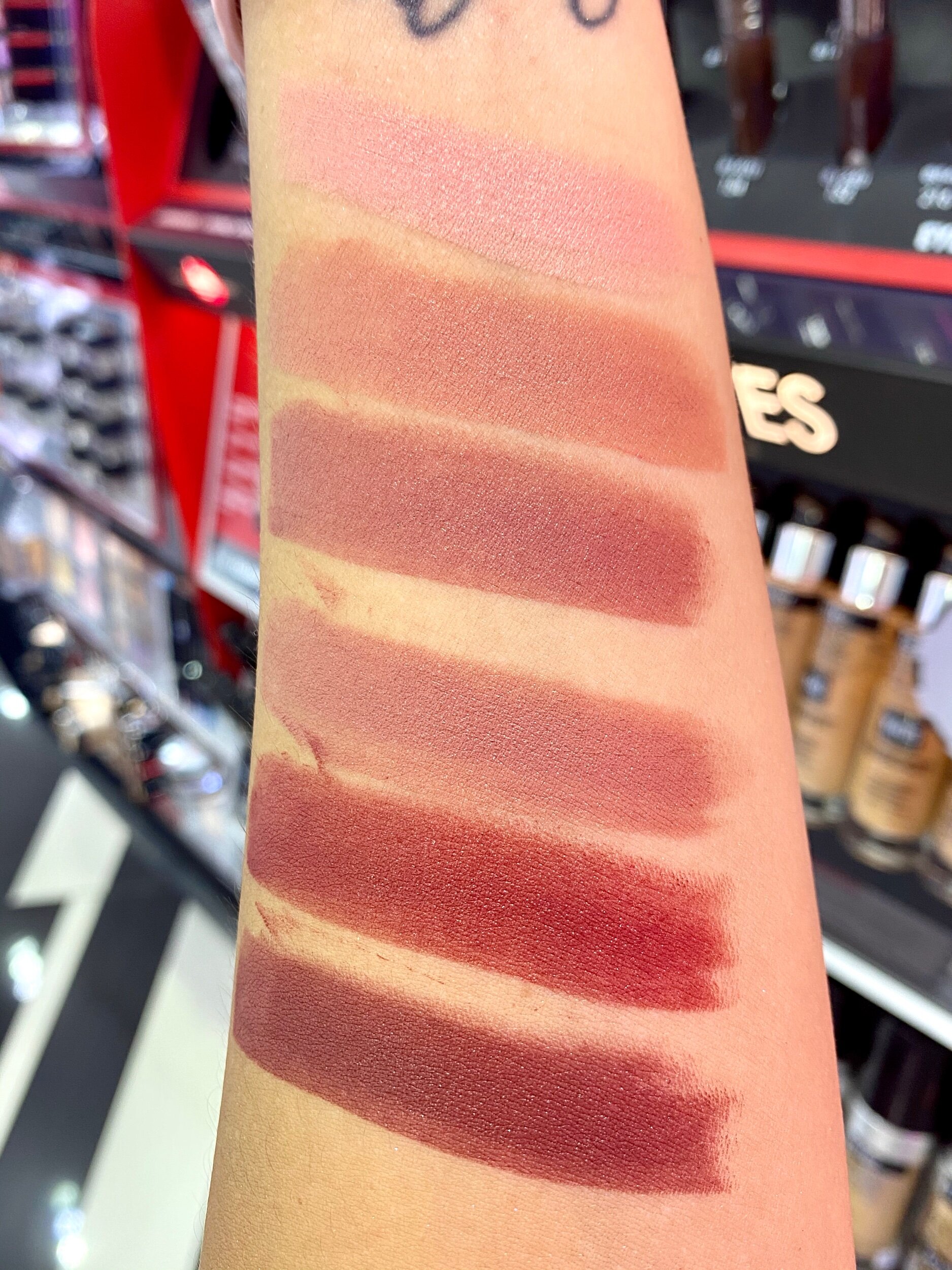 Makeup forever ROUGE ARTIST INTENSE COLOR LIPSTICK — Survivorpeach