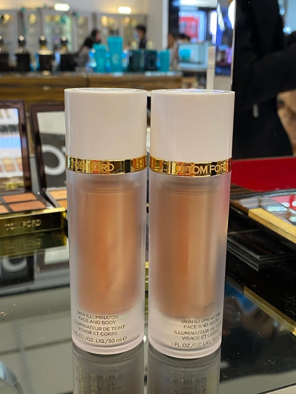 Tomford VISIONAIRE Eye Color Quad,  SKIN ILLUMINATOR FACE &amp; BODY Swatches