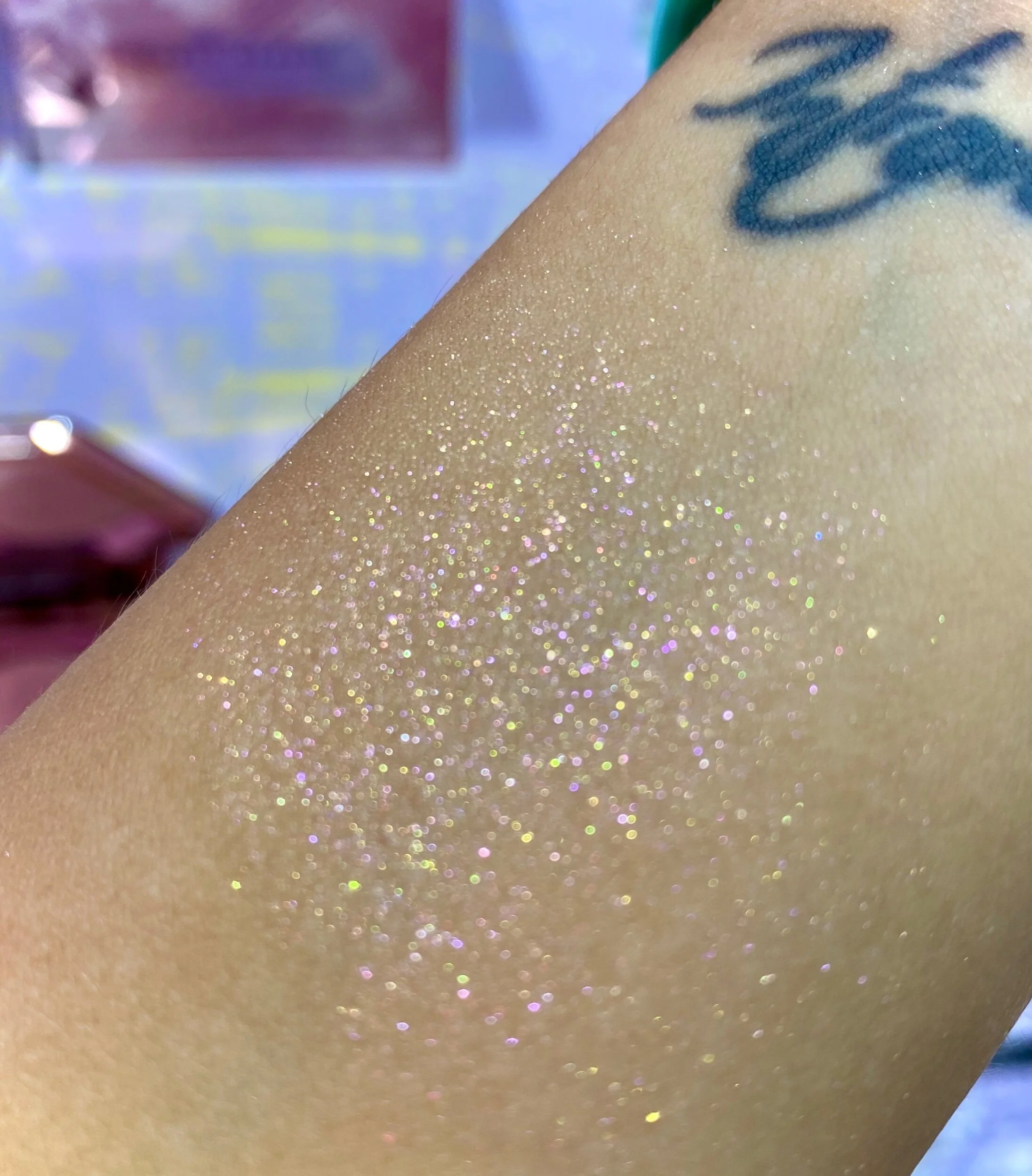 Fenty Beauty Holiday Launches Rose Rave Diamond Bomb Snap Shadow Glow Trio Face Lip Body Set Glossy Posse Holo Daze Edition Mini Gloss Bomb Survivorpeach