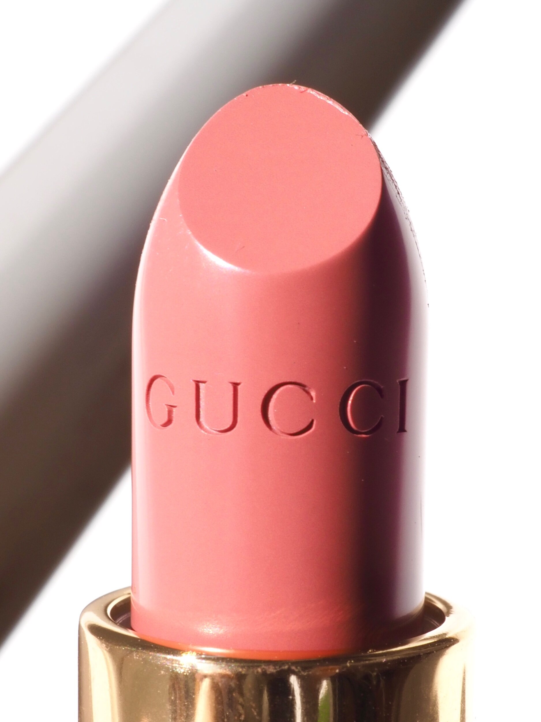 Gucci Beauty Lipstick Review & Swatches: Baume à Lèvres Lip Balm, Rouge à  Lèvres Voile, Rouge à Lèvres Satin, Rouge à Lèvres Mat — Survivorpeach