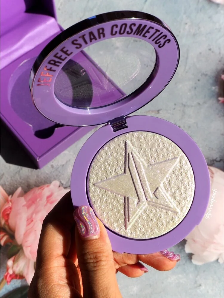 Jeffree Star Extreme Frost Highlighter Review &amp; Swatches 
