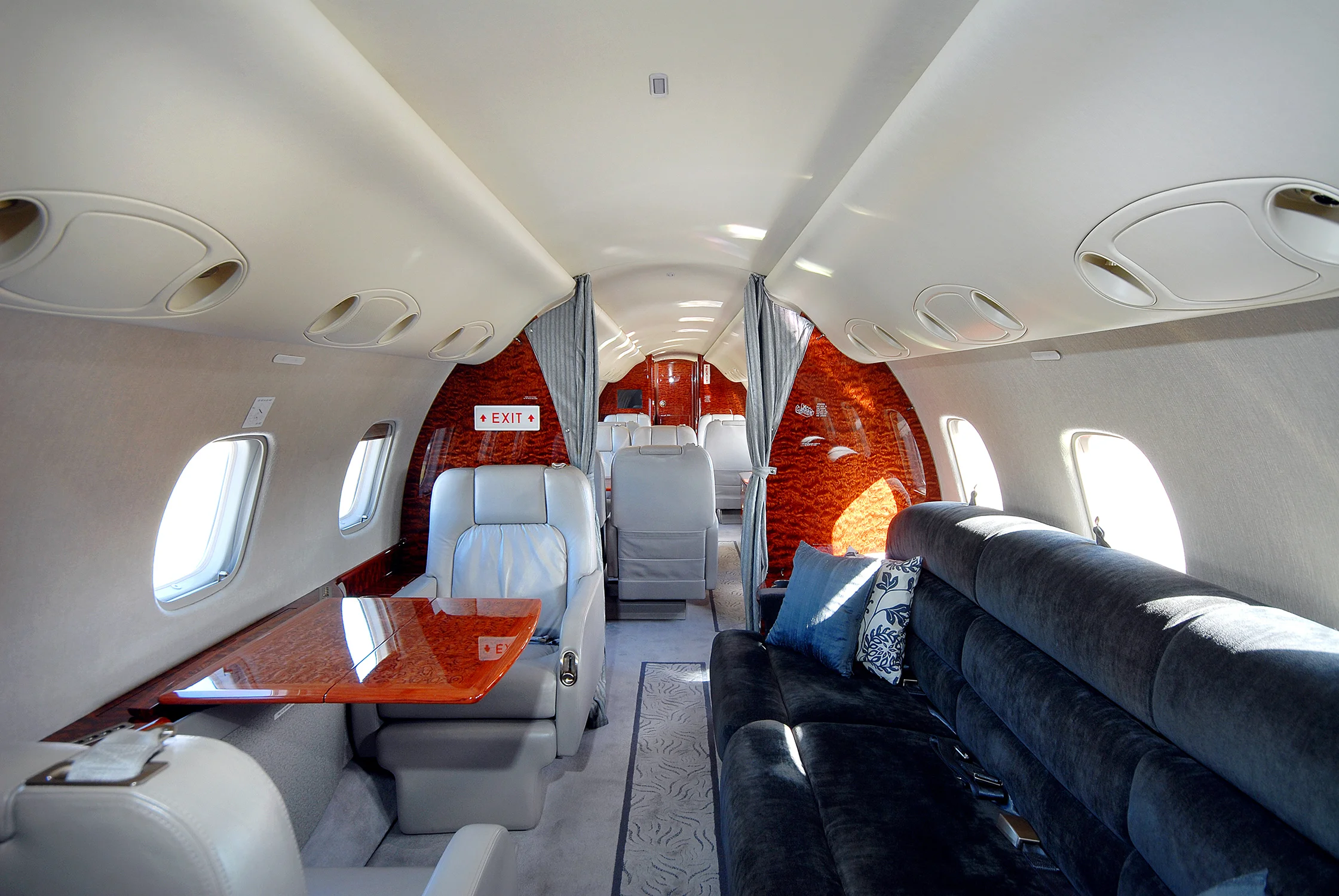 JetInt10web.jpg