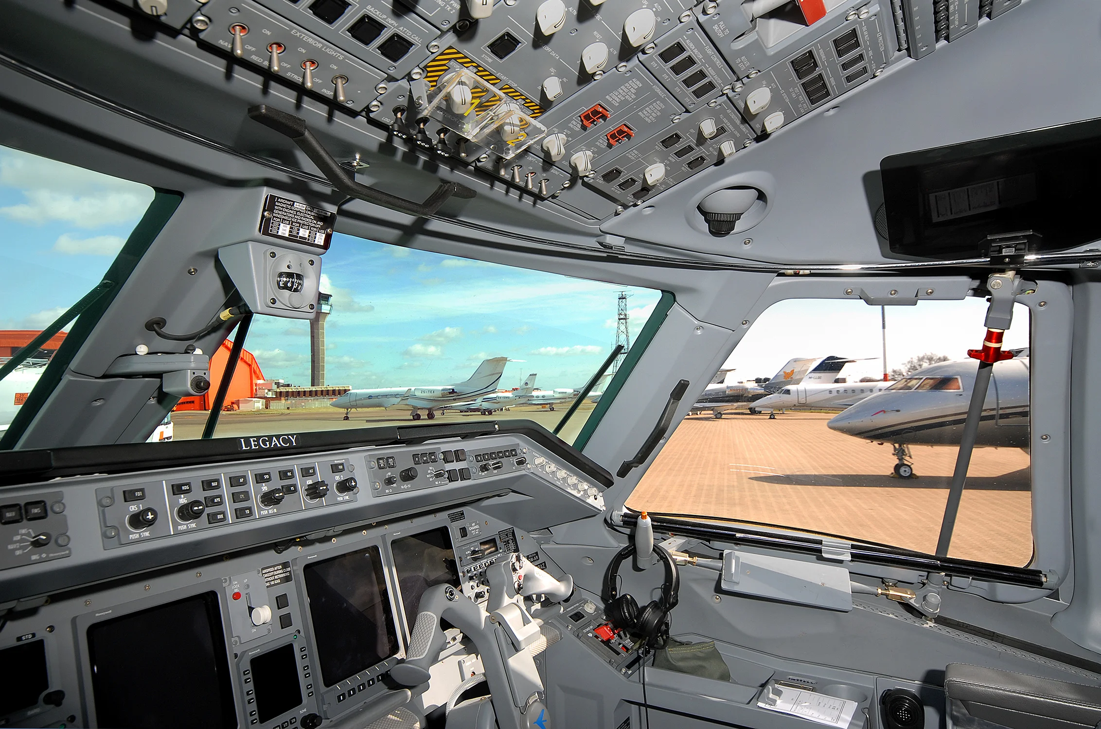 JetInt8web.jpg