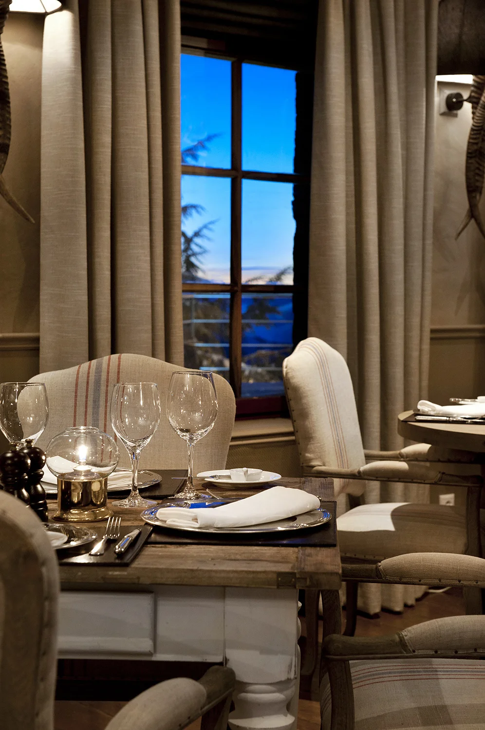 Restaurant3web.jpg