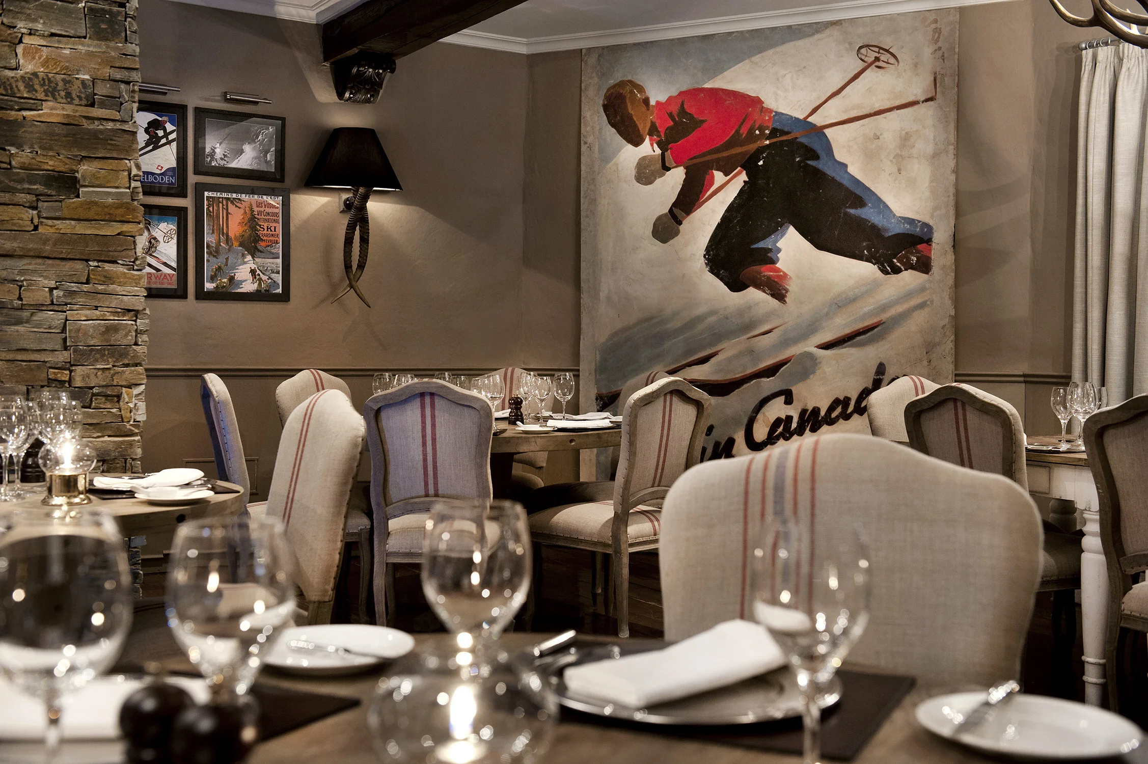 Restaurant2web.jpg