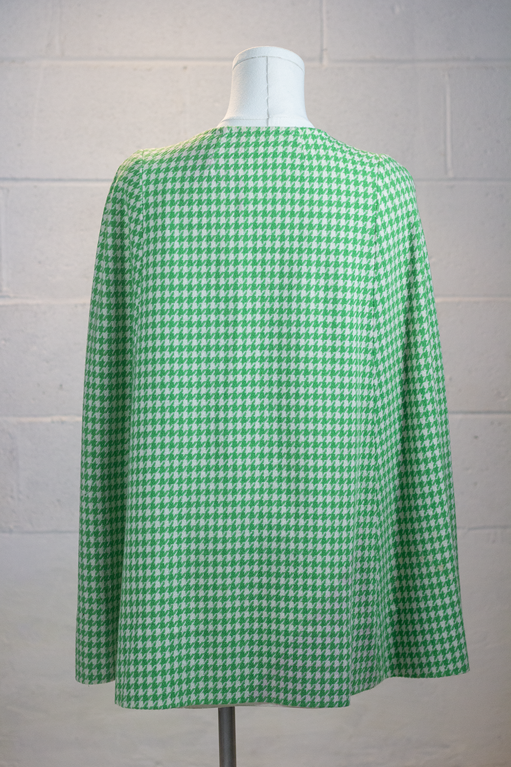 Mod-Cape-in-Green-Check-vintage-cape-Trulery-7