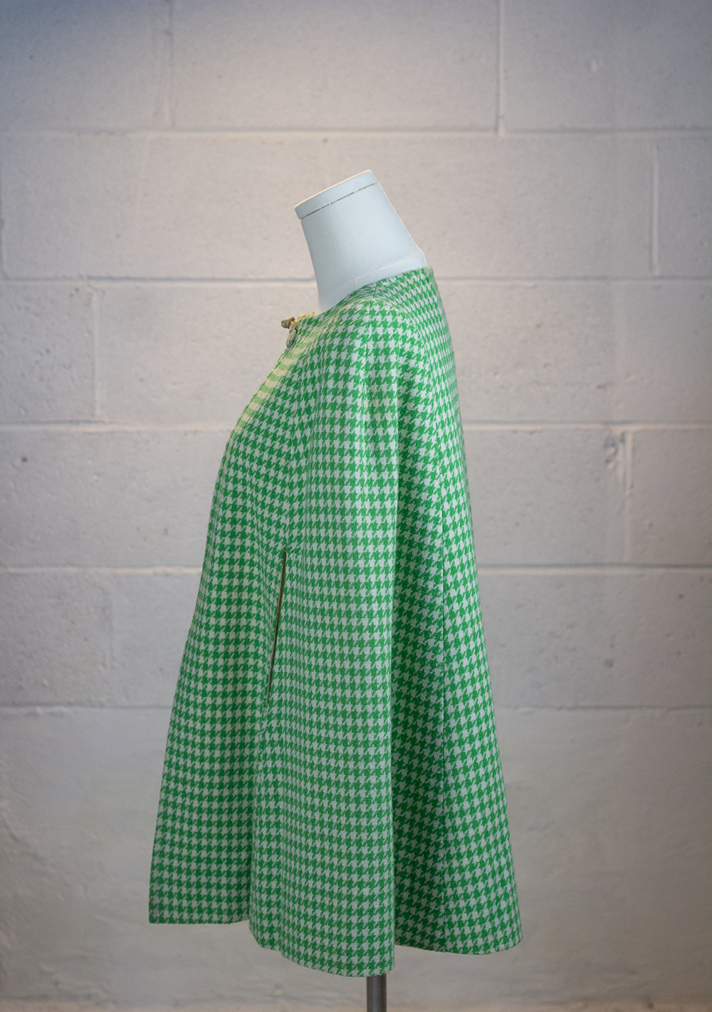 Mod-Cape-in-Green-Check-vintage-cape-Trulery-6