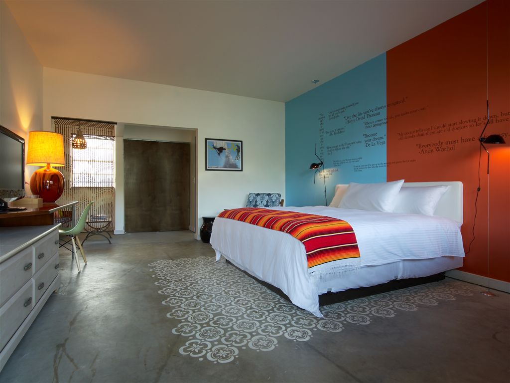 Postcard Inn Rooms 12.jpg