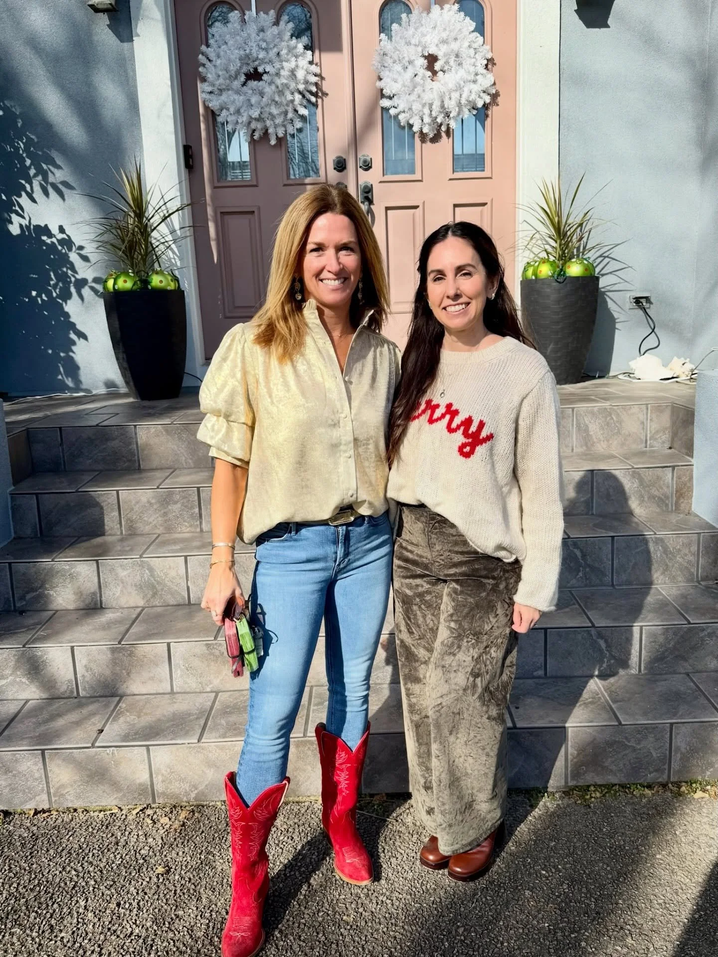 Merry Christmas from the Style Erin gals🎄