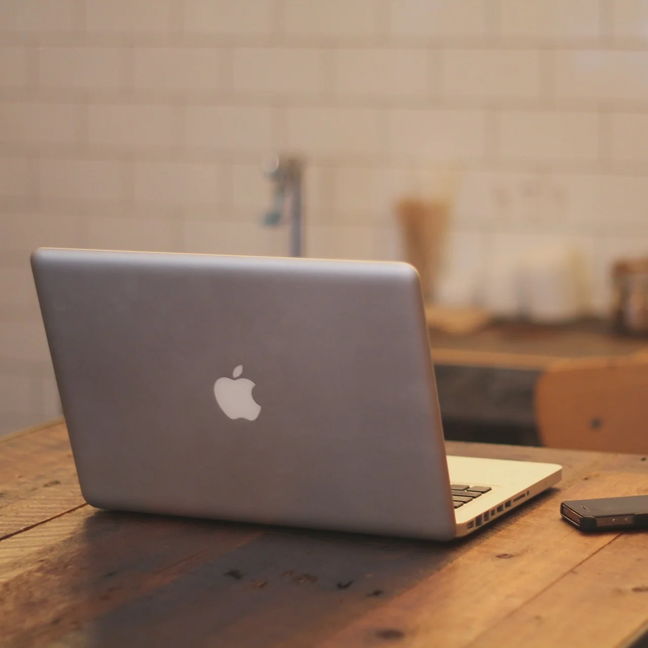 macbook-336692_1920.jpg