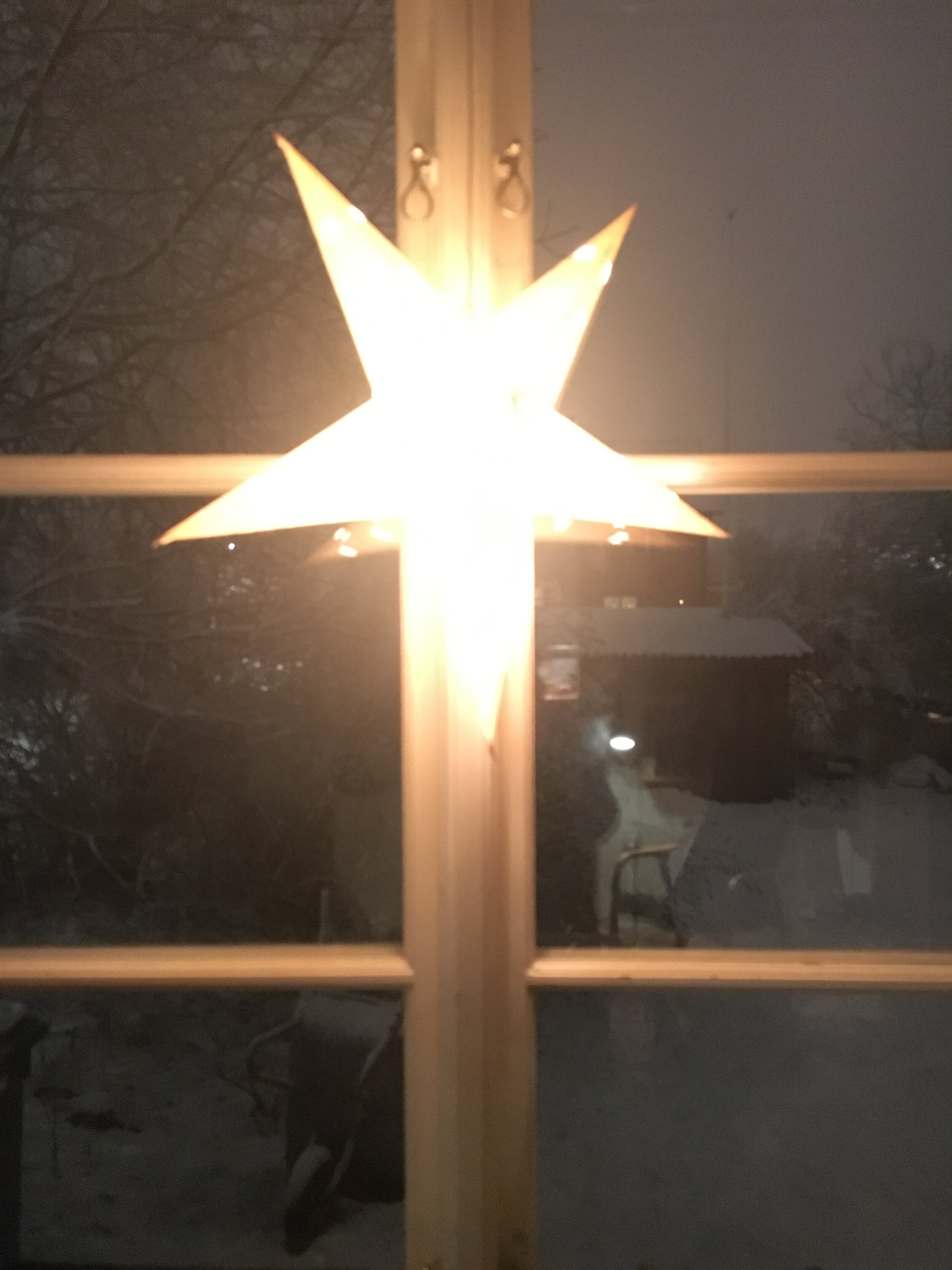 God Jul och Gott Nytt År önskar vi alla nära och kära kunder&lt;3