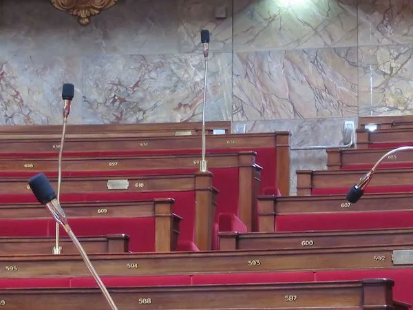 Y a-t-il une vie après l'Assemblée?