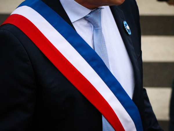 D'un mot - Maire