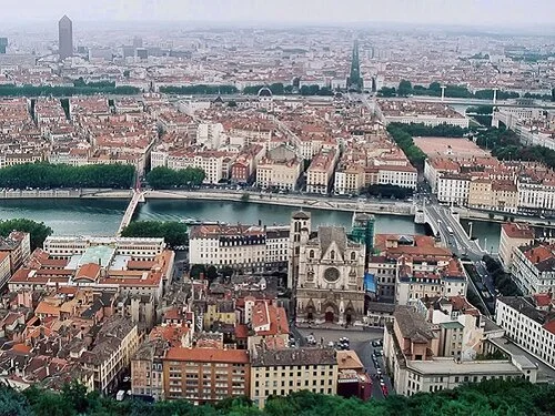 Lyon_vue_depuis_fourviere+-+thumbnail.jpg
