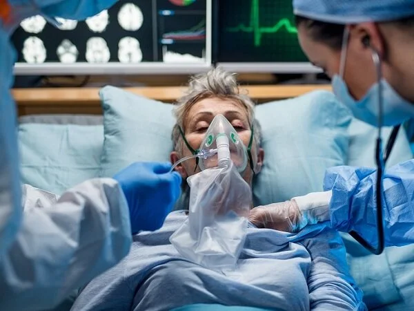 Jean-Louis Vaez-Olivera, médecin au cœur de la crise : "L’obsession budgétaire conduit toujours à des impasses"
