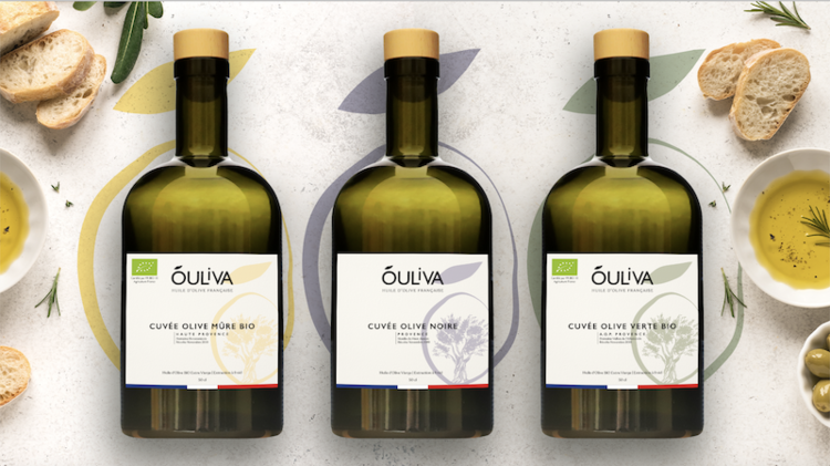 3 cuvées d’huiles Óuliva. (Crédits : Corentin Engel)