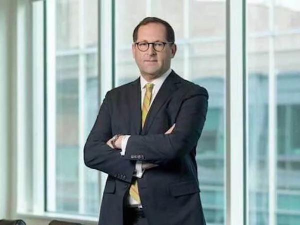 Michael Strauss: developping economic reconstruction, from Manila to London