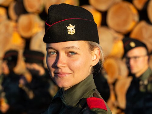 Émile Magazine - Comment L'armée Française Accélère Sa Féminisation