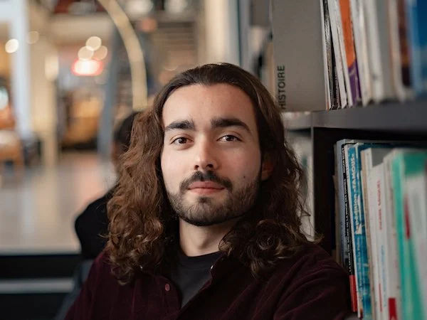 Armand Desponts, jeune cinéaste qui fait graviter les corps