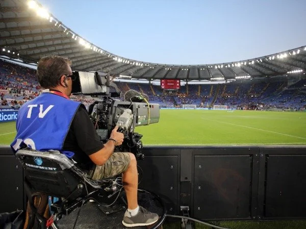 Enquête - Le sport à portée de clic, un tir non cadré 