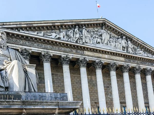 Pauline Türk : "Il est urgent de réaménager la Ve République"
