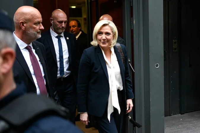 Marine Le Pen condamnée : une grâce présidentielle est-elle envisageable ? 