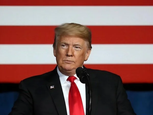 Augmentation des tarifs douaniers par Donald Trump&nbsp;: quelles conséquences pour l'UE ?