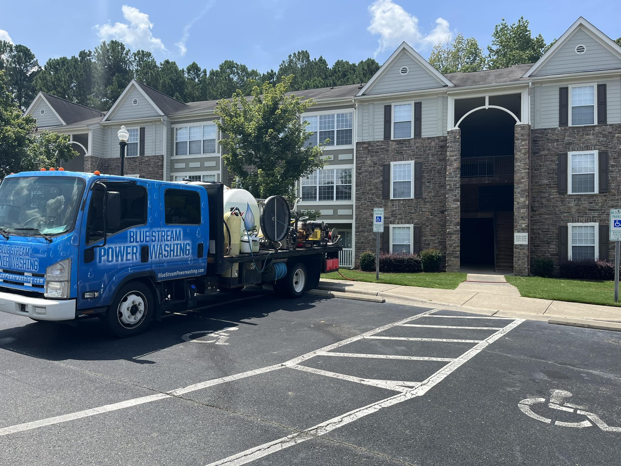 Blue Stream Power Washing - apartment  (Copy)