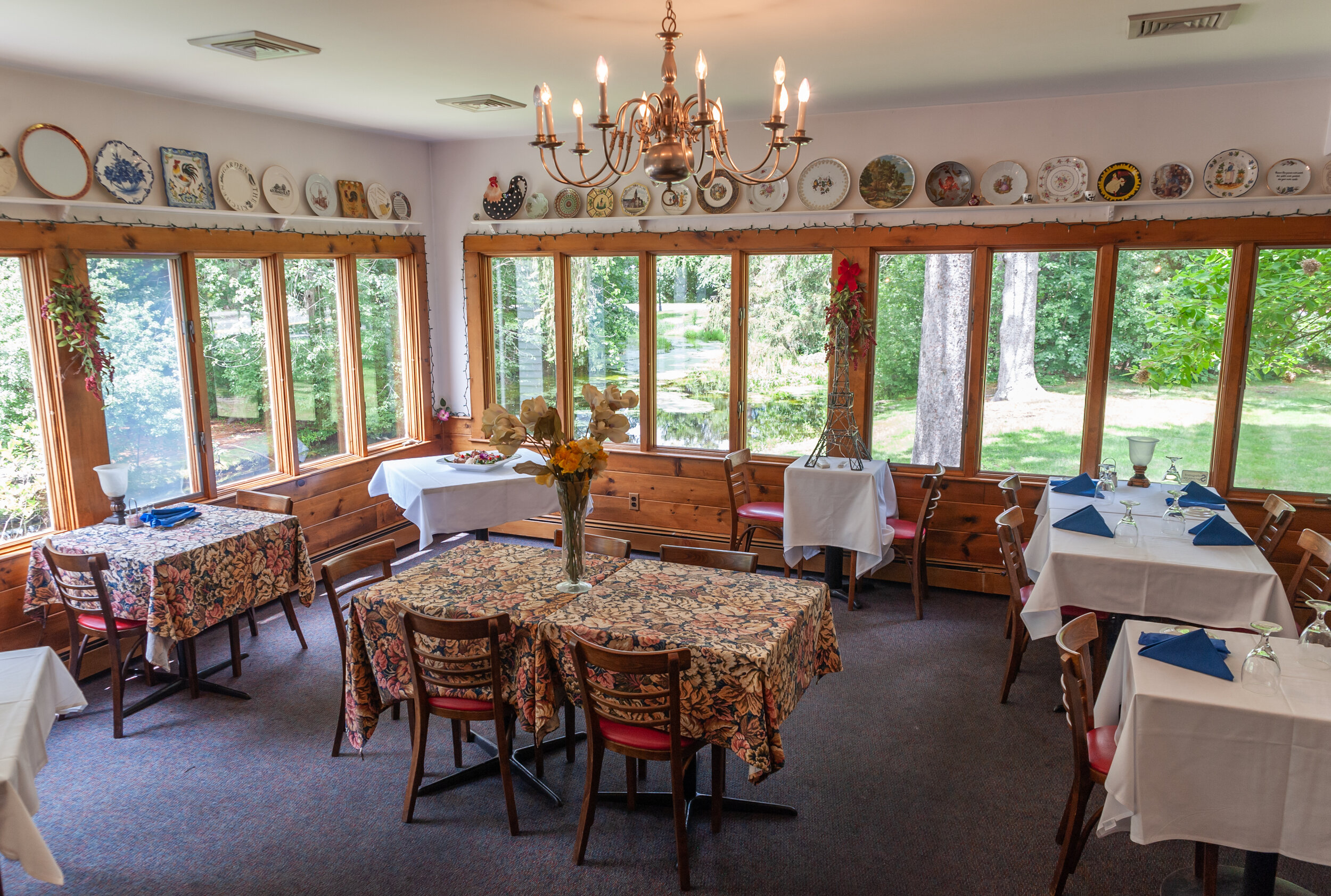 Le Lyonnais - Dining Room - TJM6184_p1.jpg