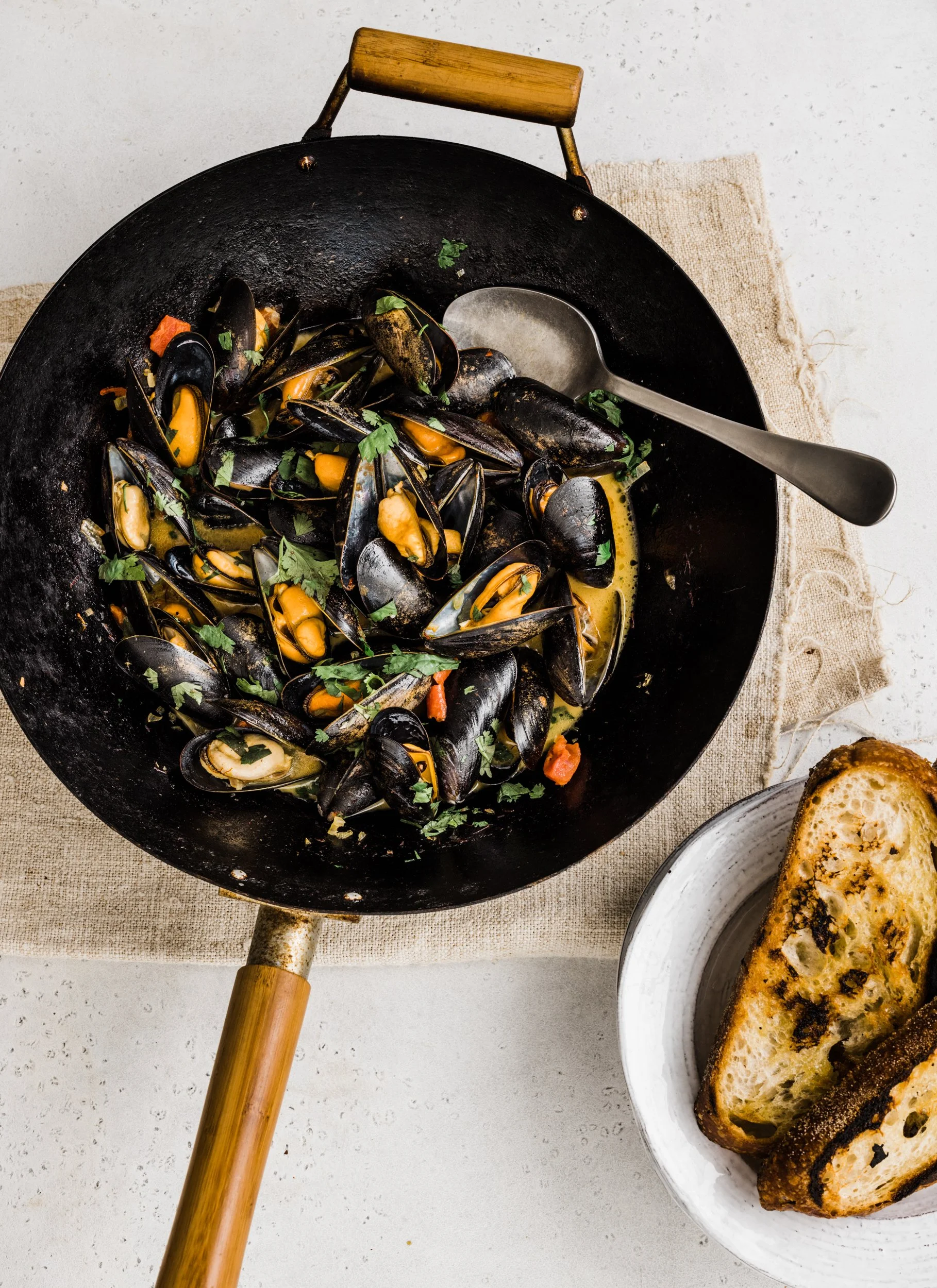 Mussels with Tomato, Saffron and Garlic Toast