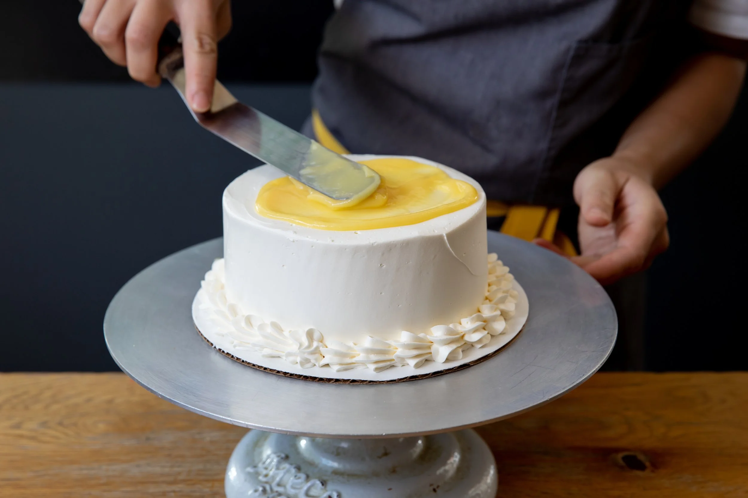 Lemon Raspberry Cake 1_Kristen Teig.jpg