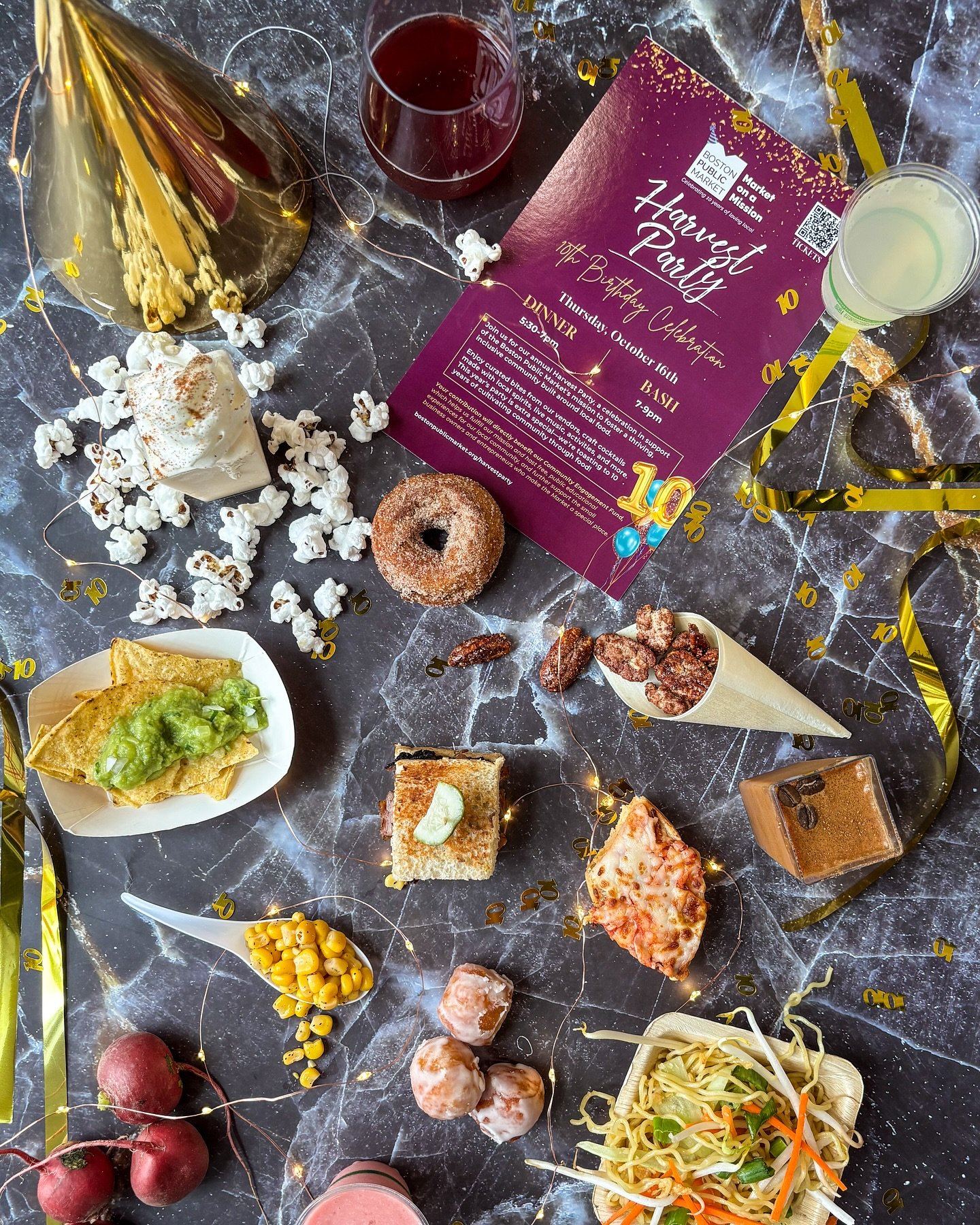 @bostonpublicmarket&rsquo;s annual Harvest Party fundraiser is next week! Anyone can enjoy delicious bites from 20+ food vendors, craft cocktails, music by Fuller &amp; Friends band, photos with GIANT pumpkins, silent auction prizes, creative vendor 