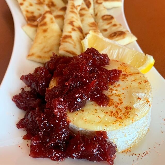 Baked Brie and cranberry ☺️