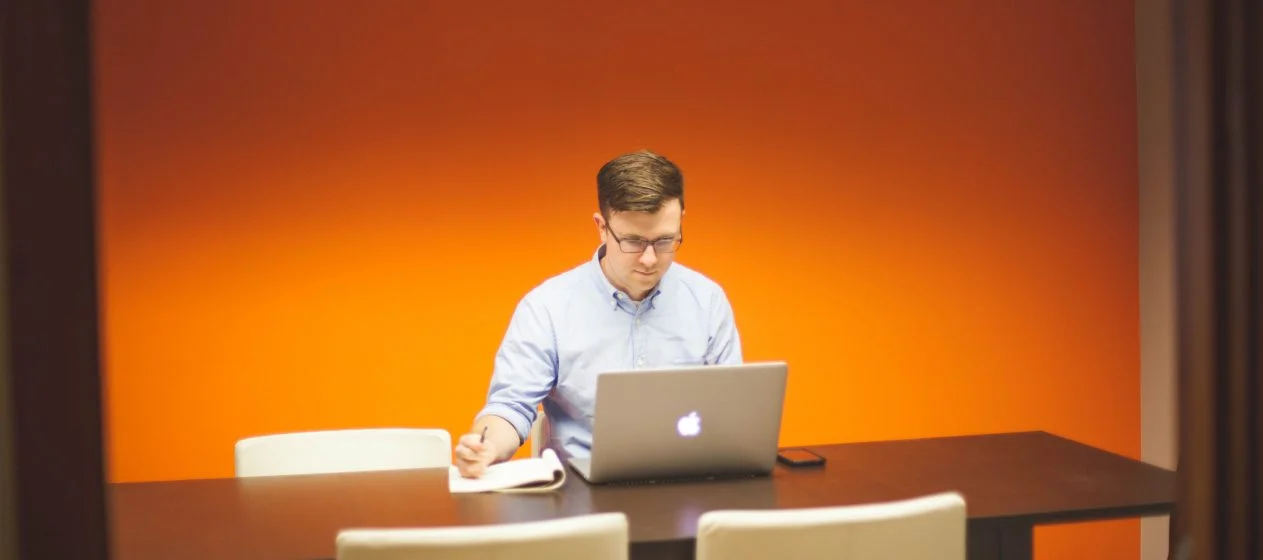 man-people-space-desk-1263x560.jpg