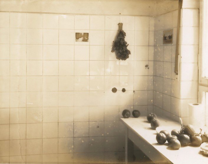 Laura Letinsky 🤍 check out more work on www.presenza.co.uk 
#lauraletinsky #artcollecting #originalpresent #discover #photography #today #picofthefay #artbaselmiami