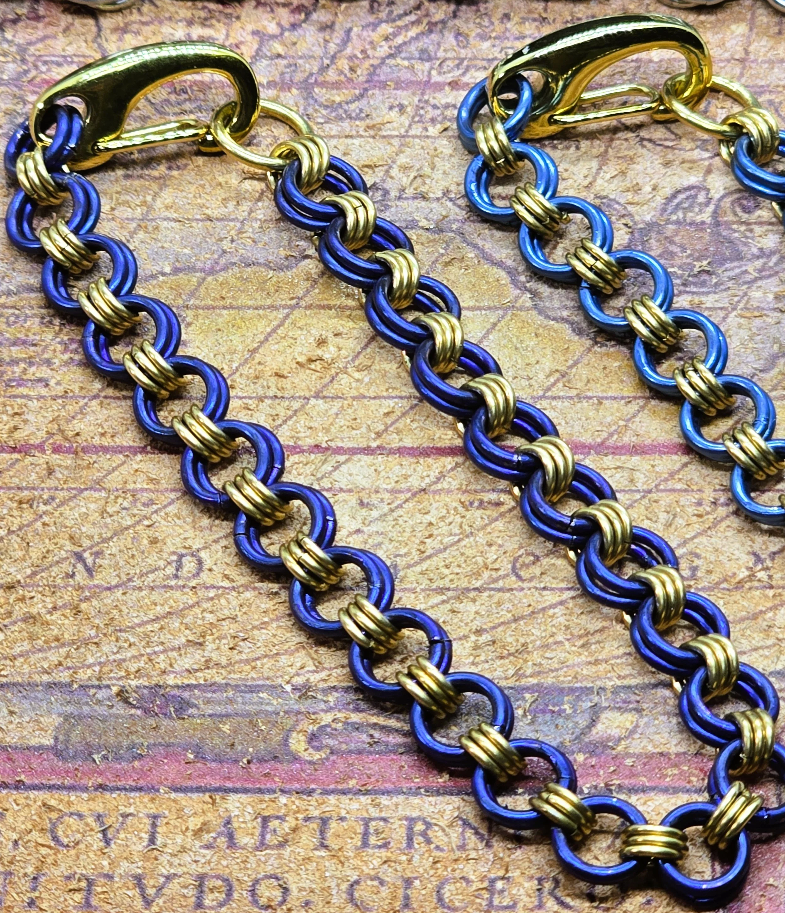 Bracelet Niobium dark blue.jpg