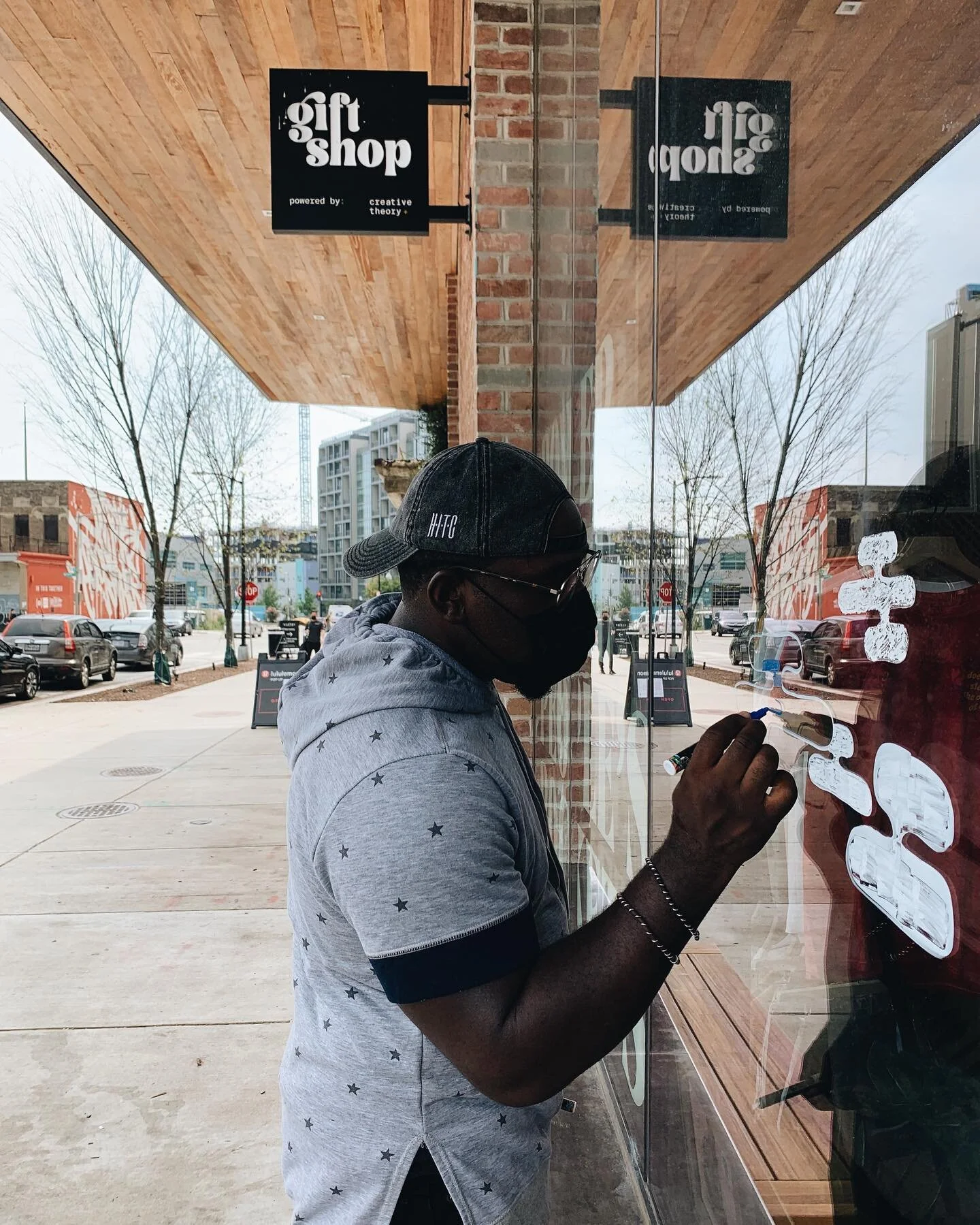 From start to finish!🎨 Join @pzaycreates and @bemobrown for &ldquo;That BAG Talk&rdquo; starting at 6:30! RSVP link in Bio!