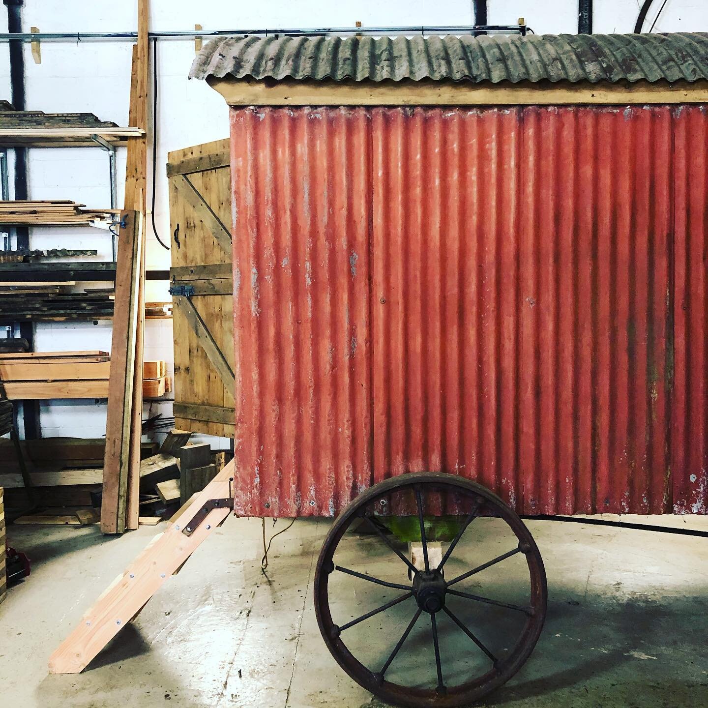 .... It&rsquo;s Springtime 🌱🌿🌸 ...... but we won&rsquo;t be heading out anytime soon to photograph any of our recent hut restorations.
So for now the workshop will have to do.  This little gem circa 1910 made by Watson &amp; Haig Of Andover .  Sta