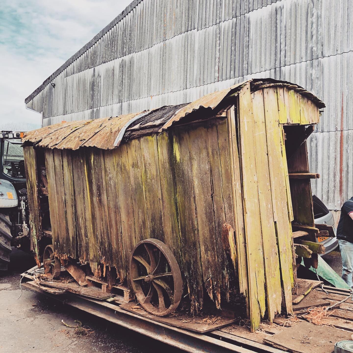 ...... another original hut into the workshop just for a little service this time 😉. This hut had to be dug out of a small woodland pen where it was last used as a gamekeepers hut who obviously shared the space with his/her nesting bird boxes.
Origi